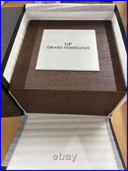 Ancien coussin de rangement montre GIRARD-PERREGAUX présentoir à bijoux