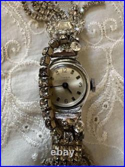 Ancienne montre ceinture Timex Bijou argent remontage manuel accessoire