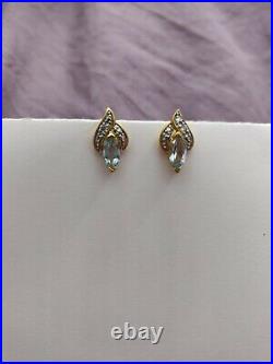Boucles d'oreilles uniques plaquées or avec lumière naturelle pierre bleue et accent diamant