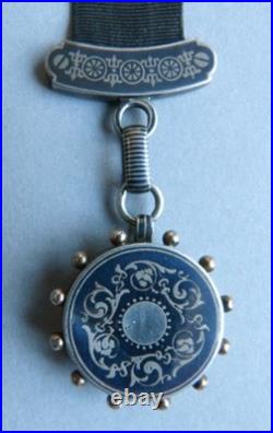 Broche Chatelaine porte montre bijou ancien 19e siècle Argent niellé silver