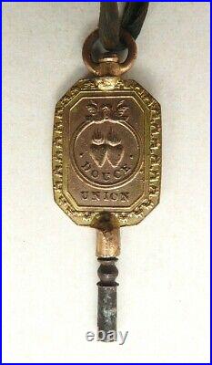Clé de montre gousset coeur colombe Paix clef key ancien 18e siècle heart