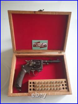 Coffret en bois, collection, pistolet ancien, montres, bijoux, couteaux, bois