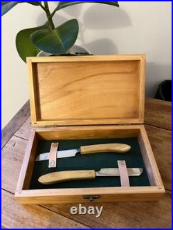 Coffret en bois, collection, pistolet ancien, montres, bijoux, couteaux, bois