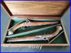 Coffret en bois, collection, pistolet ancien, montres, bijoux, couteaux, bois