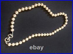 Collier perle antique Trifari avec fermoir or et diamant