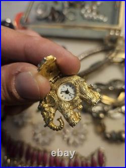 Lot bijoux anciens vintage & modernes + montres mécaniques argent fantaisie