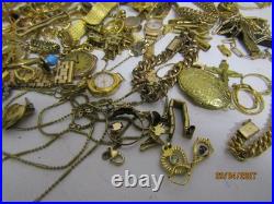 Lot de bijoux ancien divers doré plaqué or ancien fantaisie montre 1.1 kilos
