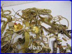 Lot de bijoux ancien divers doré plaqué or ancien fantaisie montre 1.1 kilos