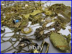Lot de bijoux ancien divers doré plaqué or ancien fantaisie montre 1.1 kilos
