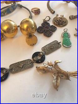 Lot de bijoux anciens et vintage