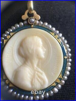 Médaille ancienne de la Vierge Marie or 18K émail et perles Art Nouveau
