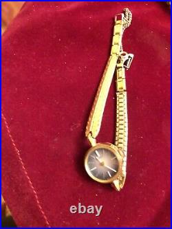 Montre Femme Vintage 10K. G. F. Timex Fonctionne