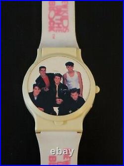 Montre Vintage Rare Neuf Enfants On The Block Jolie Enfants Blanche