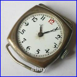 Montre-bracelet Militaire Britannique Vintage Antique Étui Coussin Style Trench