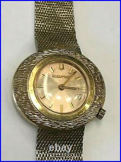 Montre-bracelet femme vintage Bulova Accutron 10 carats remplie d'or jaune H410978