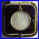 Rare-medaille-pendentif-ancienne-Sainte-Therese-Nacre-or-18-carats-Gold-750-01-bhd