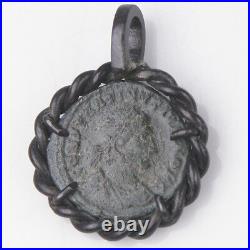 Roman coin en argent antique Lunette Pendentif, 3.7GR/ diamètre 1.9 cm