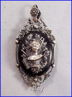 Superbe ancien pendentif medaillon reliquaire Napoléon III XIXeme