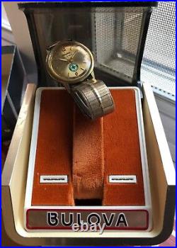 Vintage Bulova automatique plaquette or avec bracelet et boîte d'origine